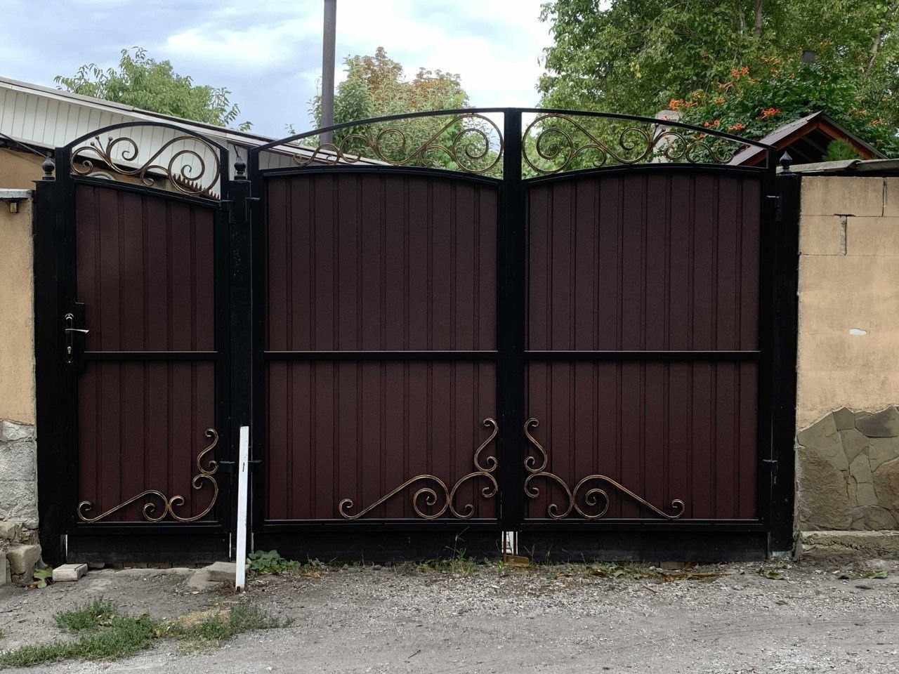 сделать и установить кованные ворота в Донецке и Макеевке ДНР