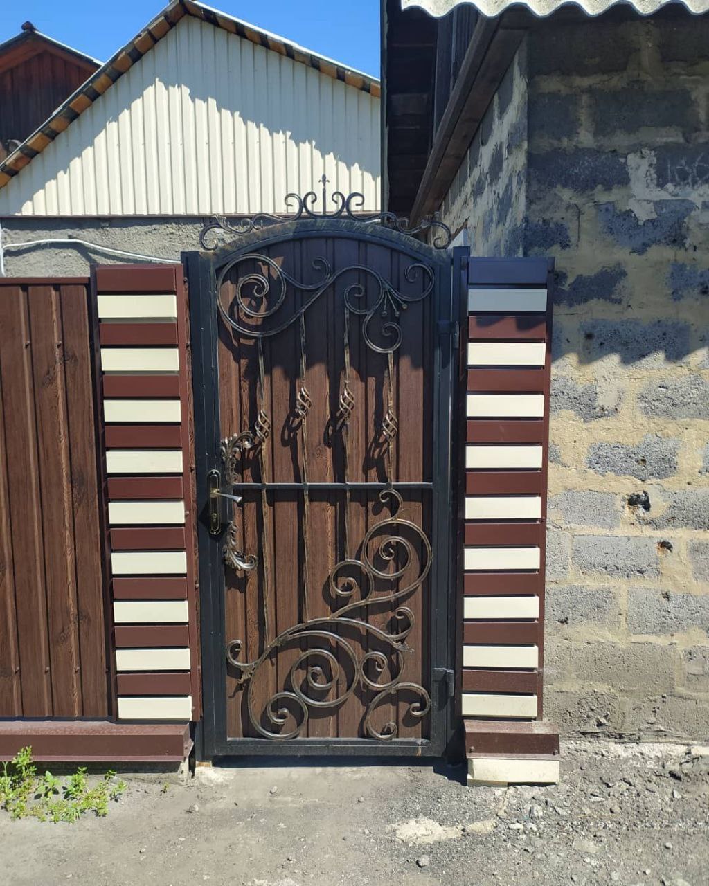 Заказ  кованных калиток в Донецке ДНР