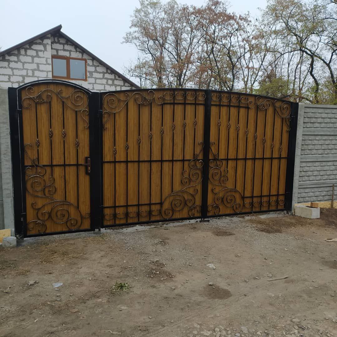 Заказать кованные ворота  Донецк, Макеевка, Волноваха, Мариуполь,Горловка, Снежное, Торез, Шахтёрск, Ясиноватая, Еленовка, Докучаевск, Амвросиевка,Харцызск, Енакиево, Авдеевка.