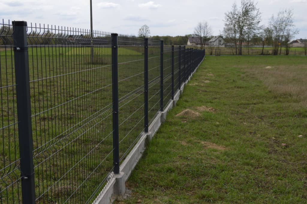 Заказать Заборы из 3D сетки (гиттер) Донецк, Макеевка, Волноваха, Мариуполь,Горловка, Снежное, Торез, Шахтёрск, Ясиноватая, Еленовка, Докучаевск, Амвросиевка,Харцызск, Енакиево, Авдеевка.