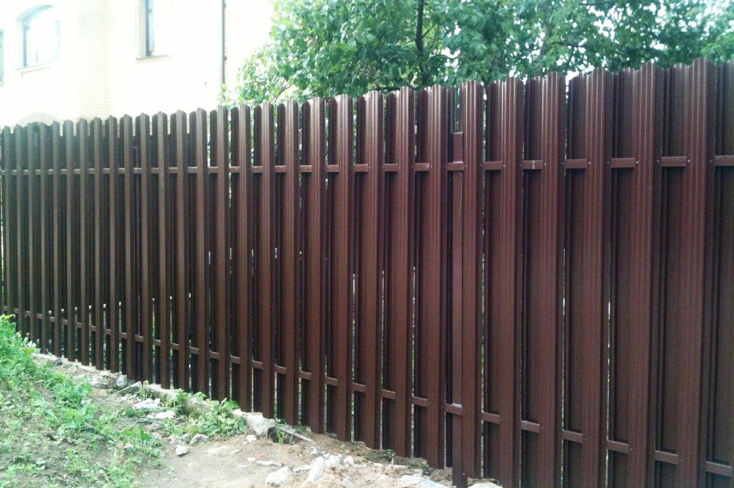 Заказать забор из евроштакетника  Донецк, Макеевка, Волноваха, Мариуполь,Горловка, Снежное, Торез, Шахтёрск, Ясиноватая, Еленовка, Докучаевск, Амвросиевка,Харцызск, Енакиево, Авдеевка.