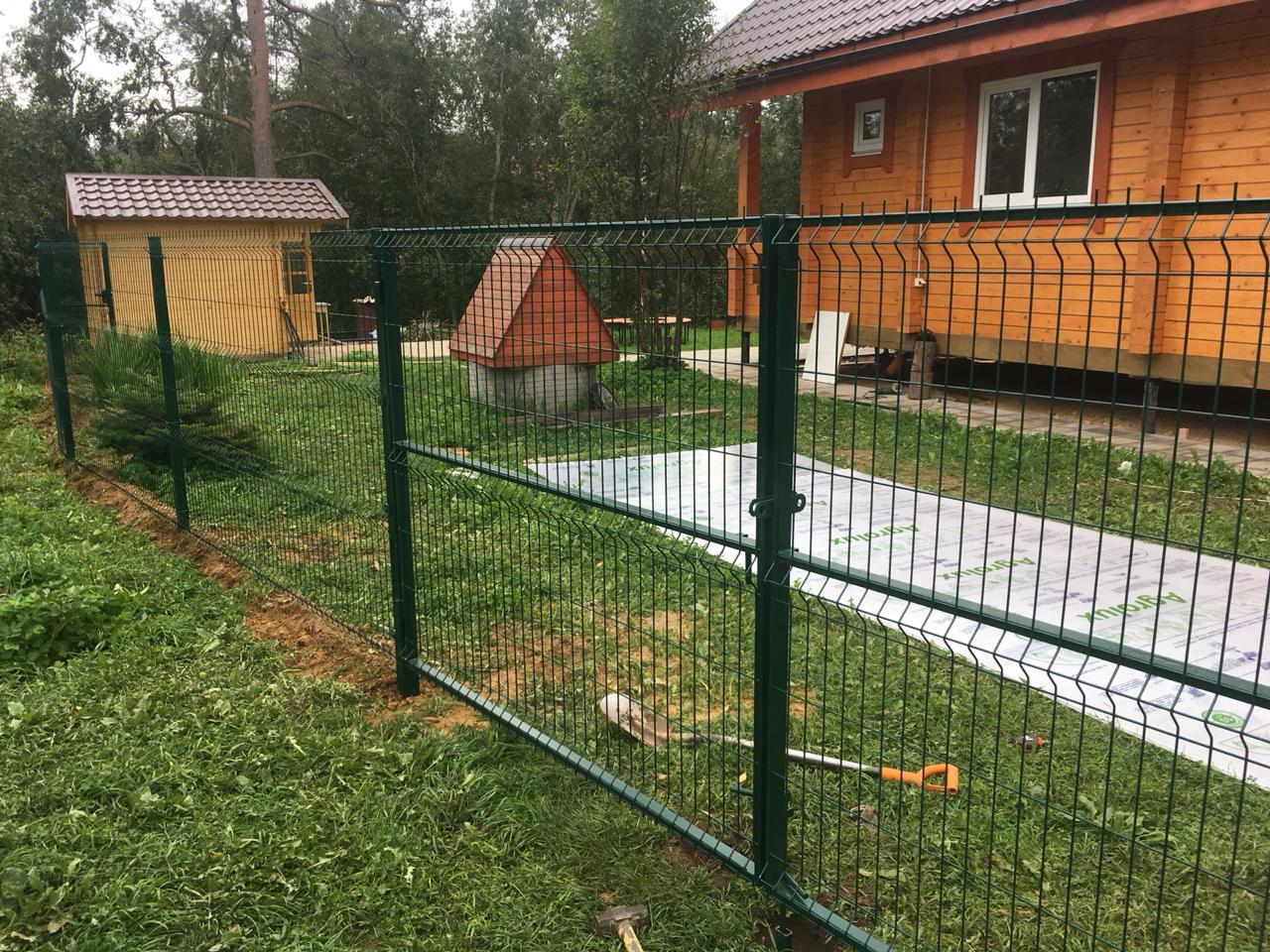 Заказать Заборы сделать из 3д сетки гиттер а Донецк, Макеевка, Волноваха, Мариуполь,Горловка, Снежное, Торез, Шахтёрск, Ясиноватая, Еленовка, Докучаевск, Амвросиевка,Харцызск, Енакиево, Авдеевка.