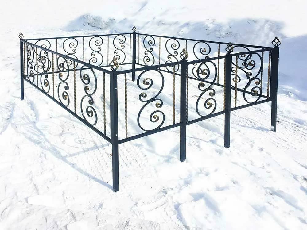 Заказать оградки на кладбище Донецк, Макеевка, Волноваха, Мариуполь,Горловка, Снежное, Торез, Шахтёрск, Ясиноватая, Еленовка, Докучаевск, Амвросиевка,Харцызск, Енакиево, Авдеевка.